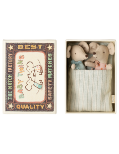 Jumeaux bébés souris