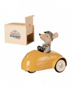 Petit frère souris voiture avec garage jaune